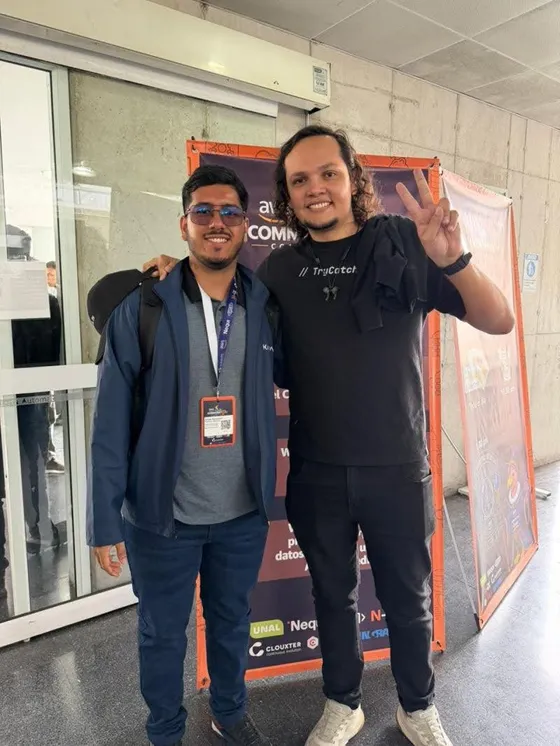 Foto con la comunidad tomada el 24 de mayo de 2026