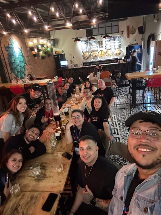 Foto con la comunidad tomada el 23 de noviembre de 2024
