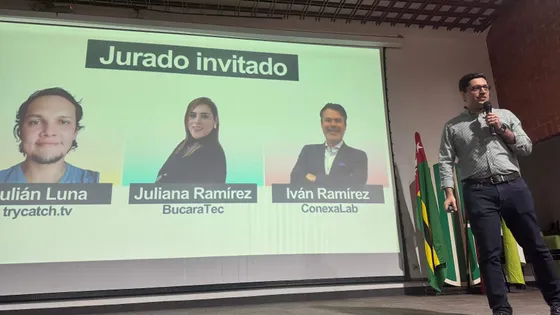 Foto con la comunidad tomada el 9 de junio de 2025