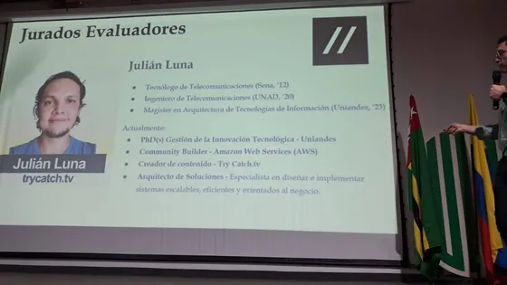 Foto con la comunidad tomada el 10 de junio de 2025