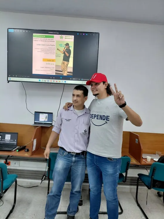 Foto con la comunidad tomada el 15 de julio de 2025
