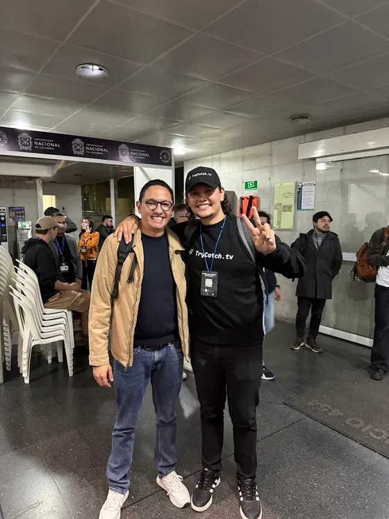 Foto con la comunidad tomada el 28 de junio de 2025