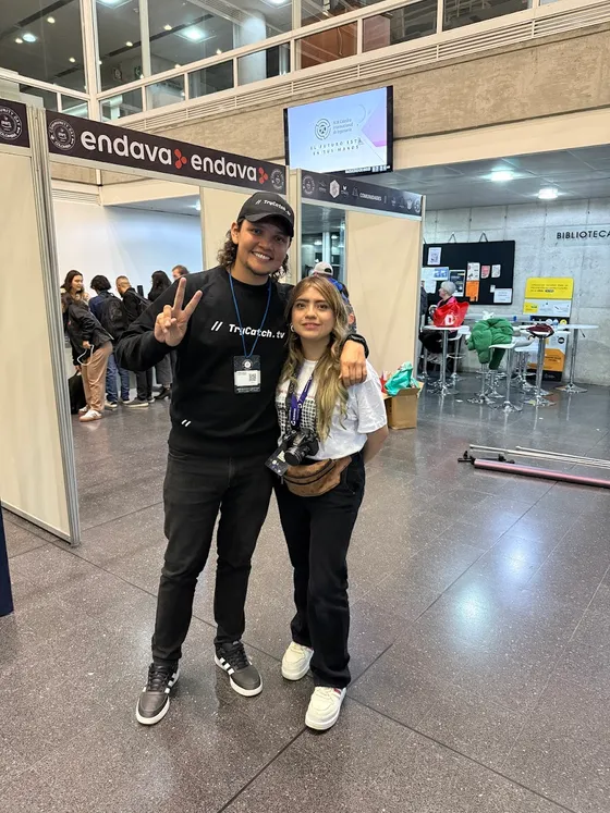 Foto con la comunidad tomada el 28 de junio de 2025