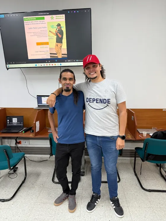 Foto con la comunidad tomada el 15 de julio de 2025