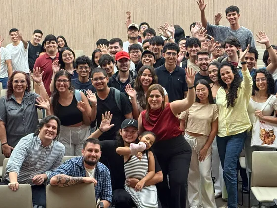 Foto con la comunidad tomada el 25 de agosto de 2025