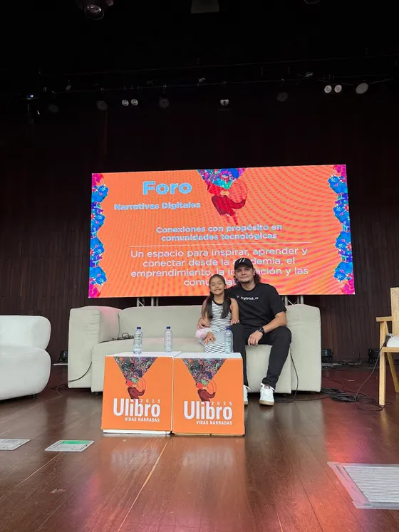 Foto con la comunidad tomada el 25 de agosto de 2025
