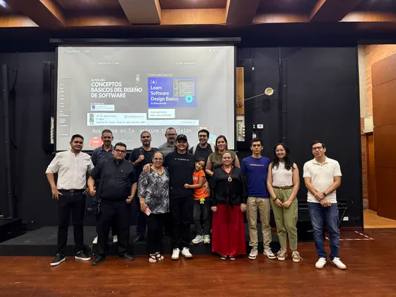 Foto con la comunidad tomada el 17 de septiembre de 2025