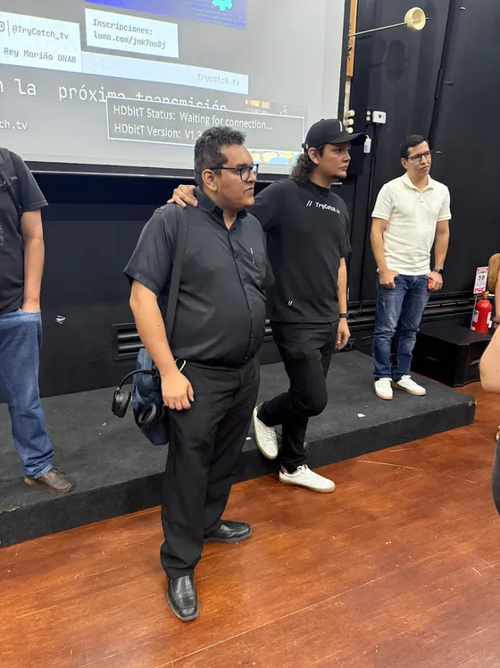 Foto con la comunidad tomada el 17 de septiembre de 2025