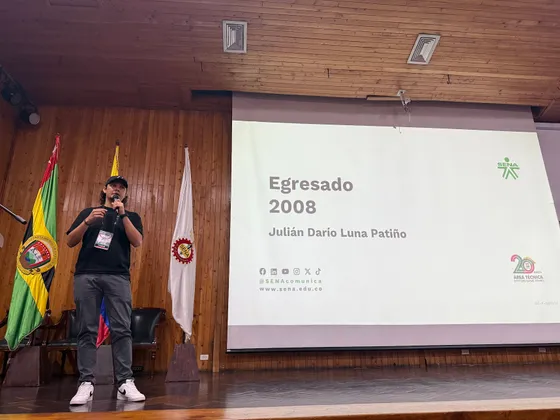 Foto con la comunidad tomada el 19 de septiembre de 2025