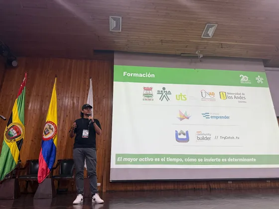 Foto con la comunidad tomada el 19 de septiembre de 2025