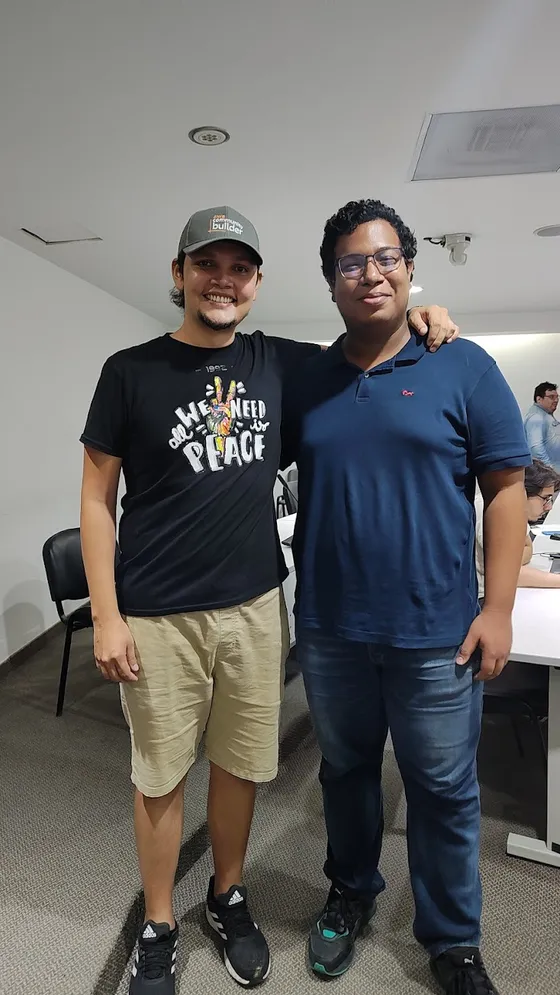 Foto con la comunidad tomada el 25 de abril de 2024