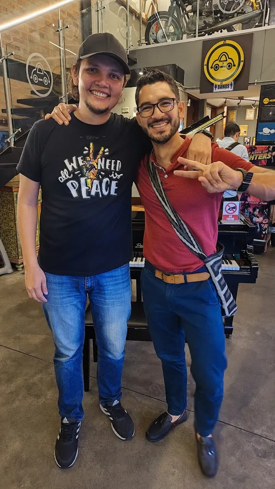 Foto con la comunidad tomada el 24 de mayo de 2024