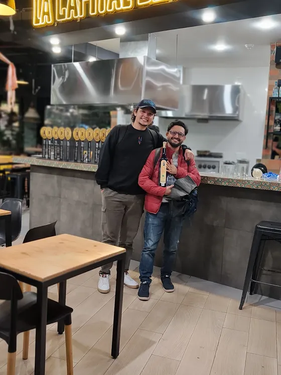 Foto con la comunidad tomada el 13 de marzo de 2025