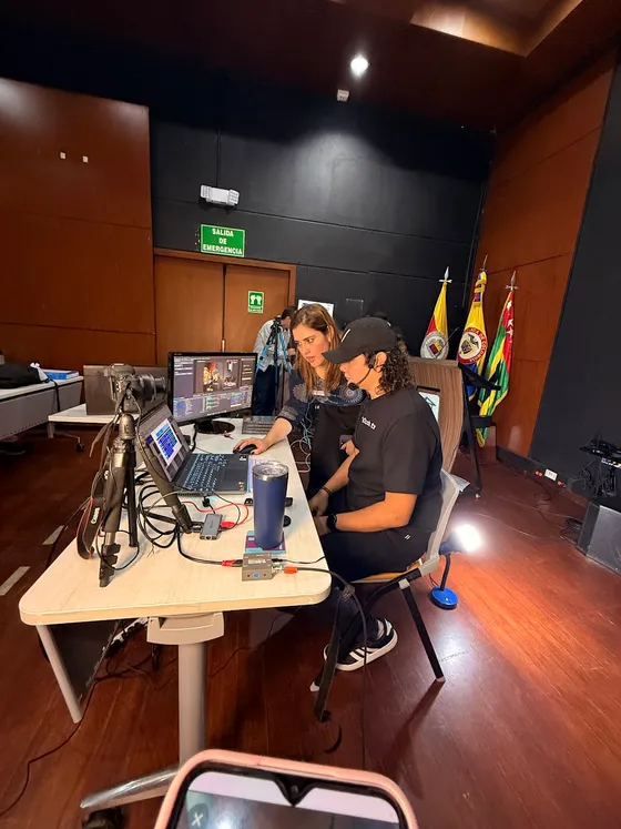 Foto con la comunidad tomada el 23 de octubre de 2025