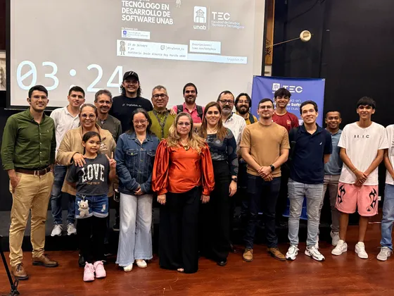 Foto con la comunidad tomada el 23 de octubre de 2025