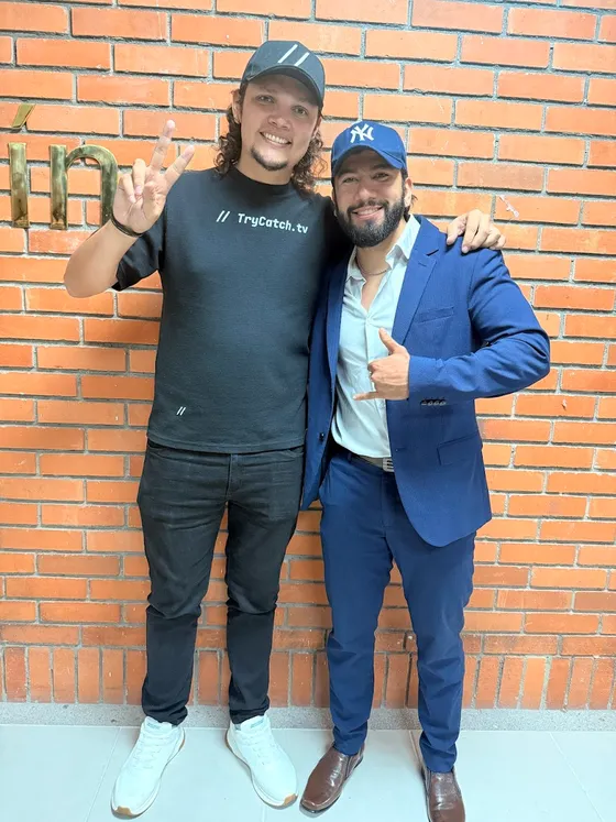 Foto con la comunidad tomada el 6 de noviembre de 2025