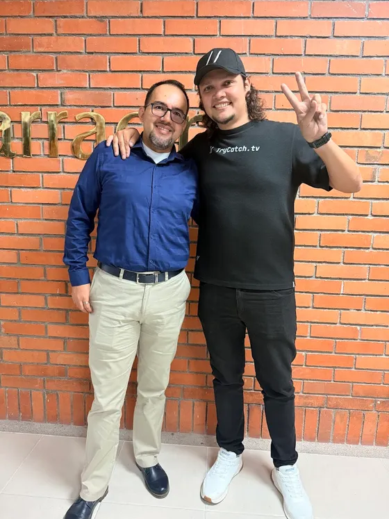 Foto con la comunidad tomada el 6 de noviembre de 2025