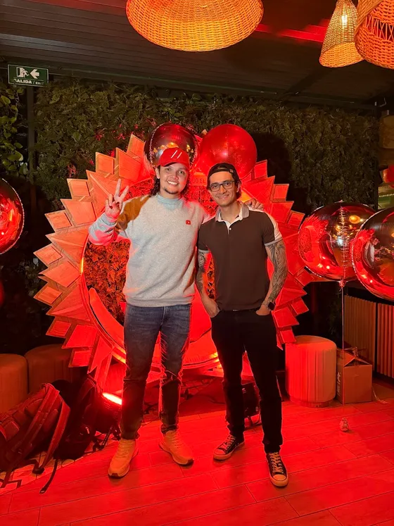 Foto con la comunidad tomada el 25 de noviembre de 2025