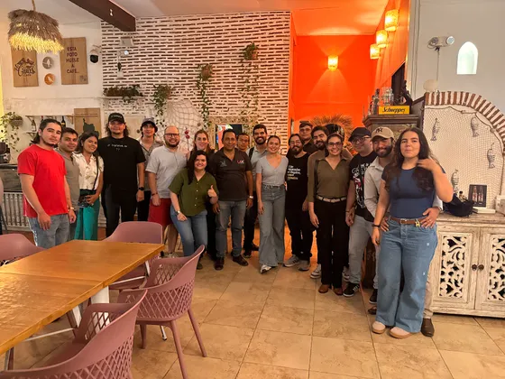 Foto con la comunidad tomada el 15 de mayo de 2026