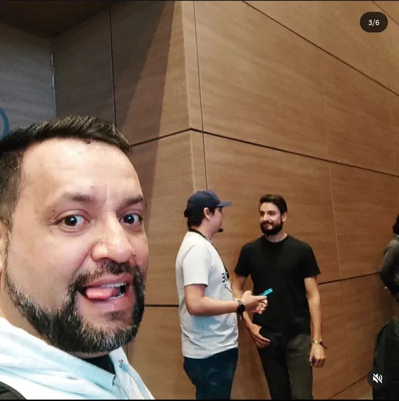 Foto con la comunidad tomada el 23 de octubre de 2023