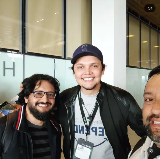 Foto con la comunidad tomada el 23 de octubre de 2023