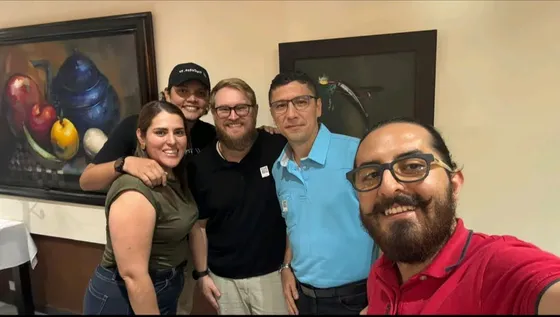 Foto con la comunidad tomada el 23 de enero de 2025