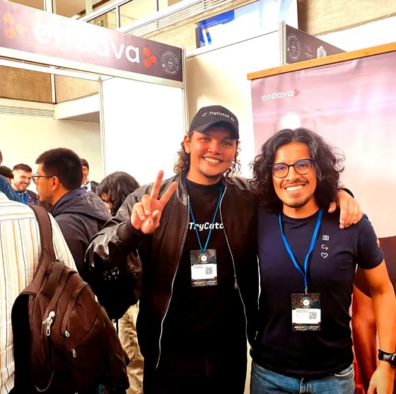 Foto con la comunidad tomada el 1 de julio de 2025