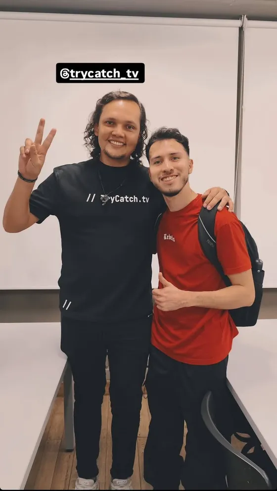 Foto con la comunidad tomada el 13 de junio de 2026