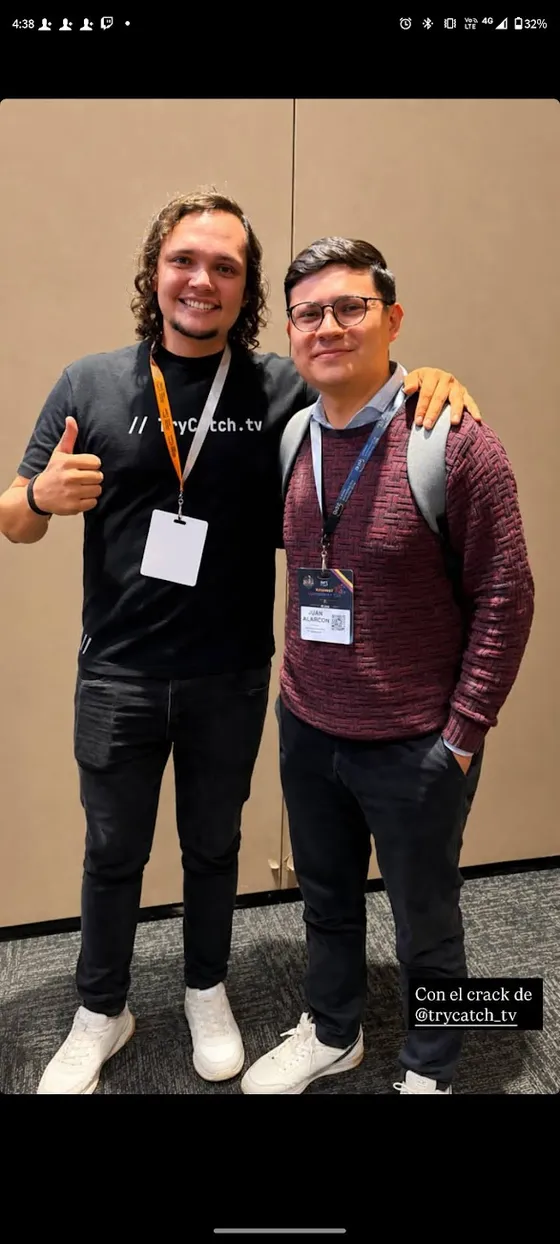 Foto con la comunidad tomada el 26 de junio de 2026