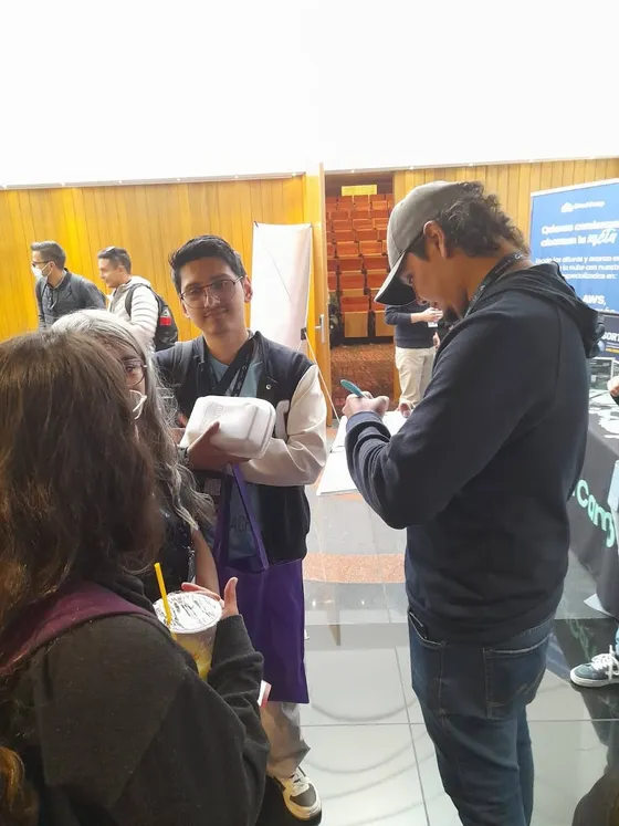 Foto con la comunidad tomada el 25 de agosto de 2024